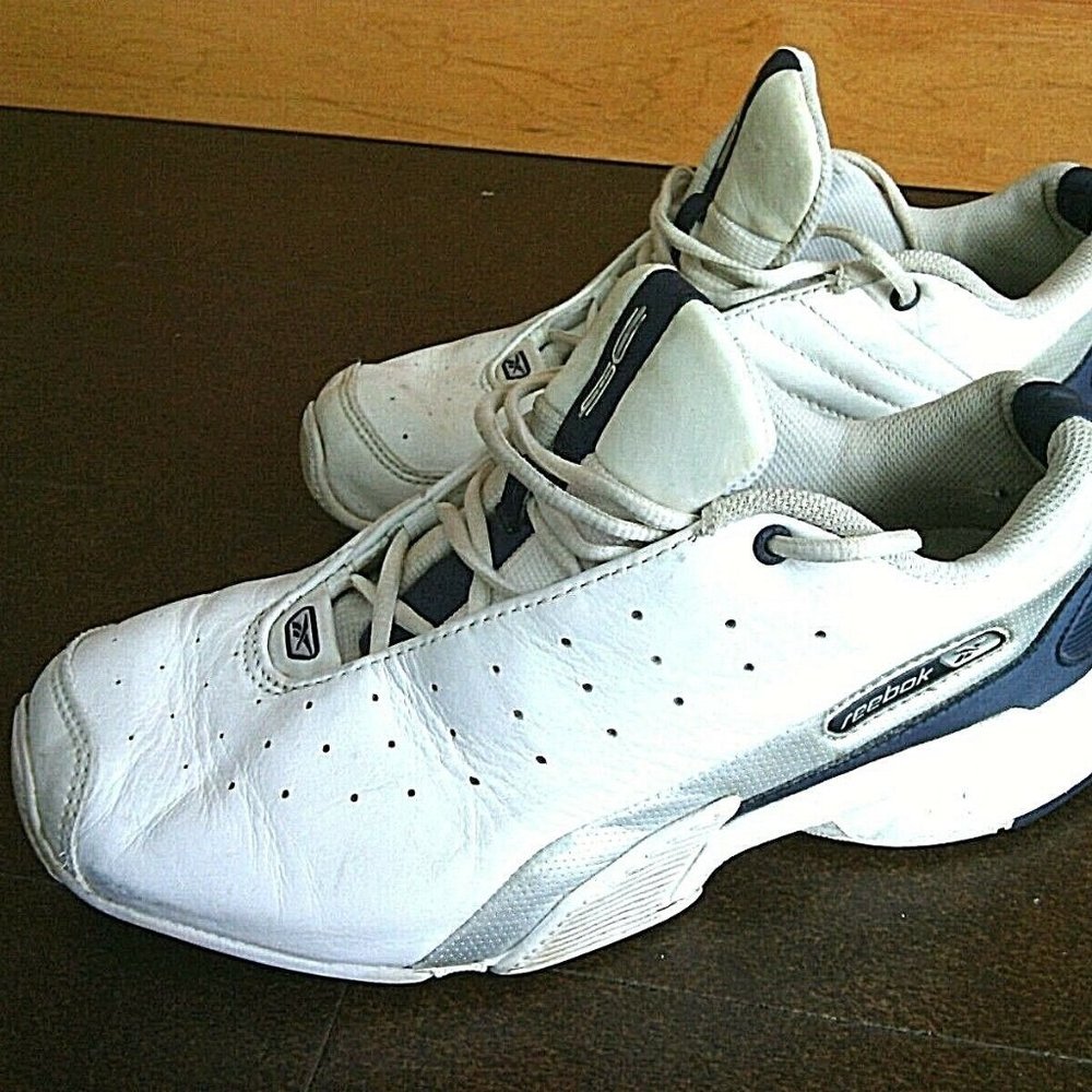 Reebok Classic Woman's Size 6 White Athletic Running Shoes Sneakers Low Top Walk